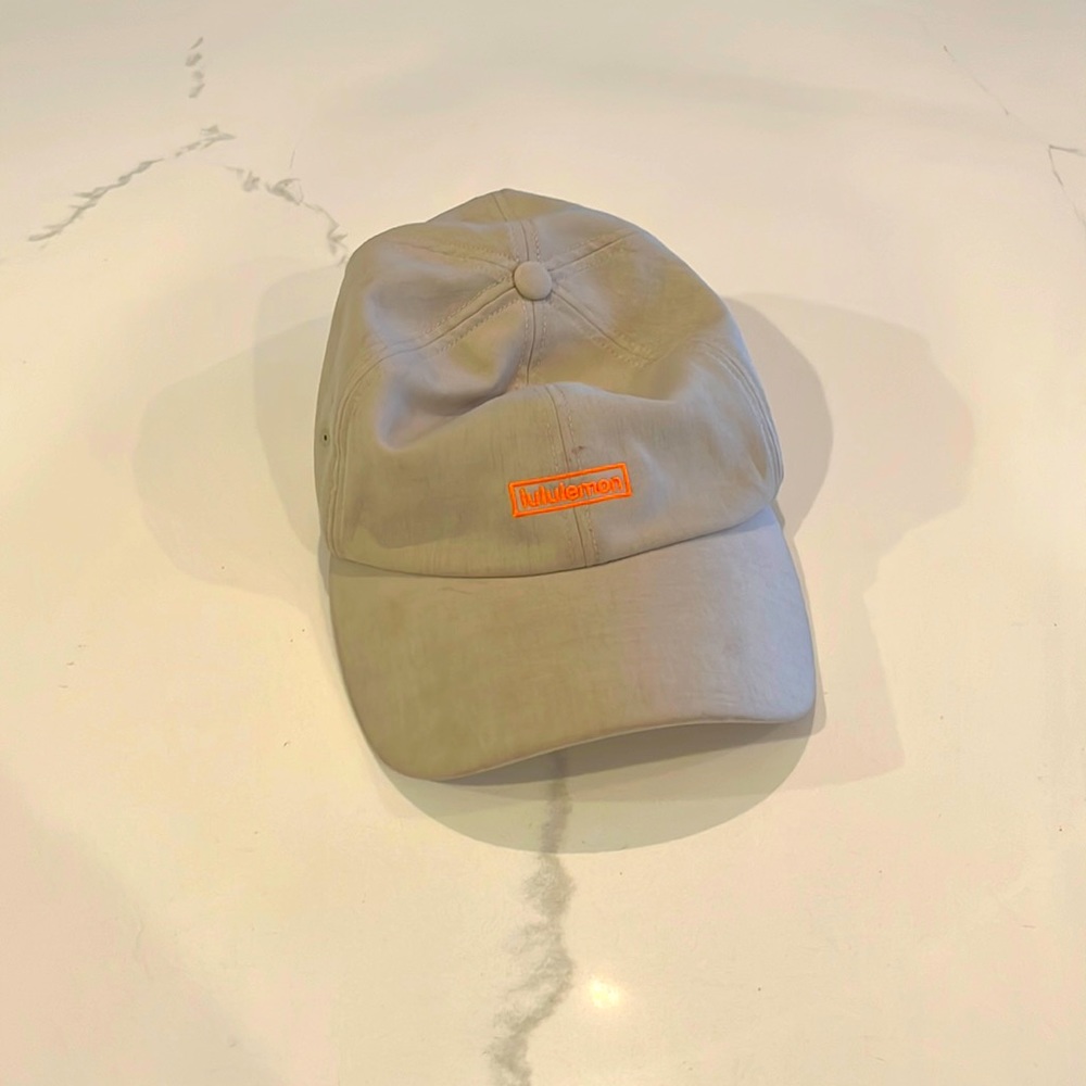 Tan lululemon hat